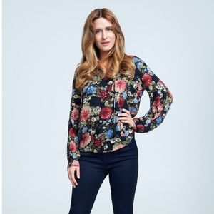 Seven7 TIE FRONT FLORAL TASSEL TOP